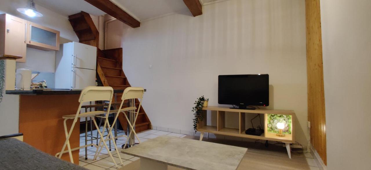Entre Aix Et Marseille - Petite Maison A Auriol Buitenkant foto