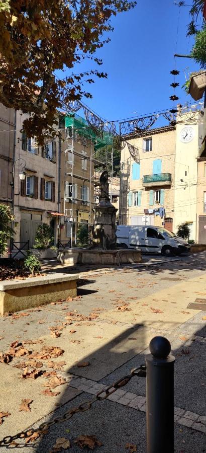 Entre Aix Et Marseille - Petite Maison A Auriol Buitenkant foto